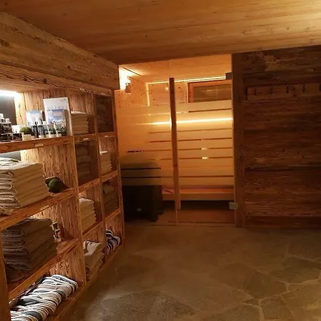 Madrisajoch Szálloda 2*