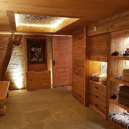 Madrisajoch Szálloda 2*