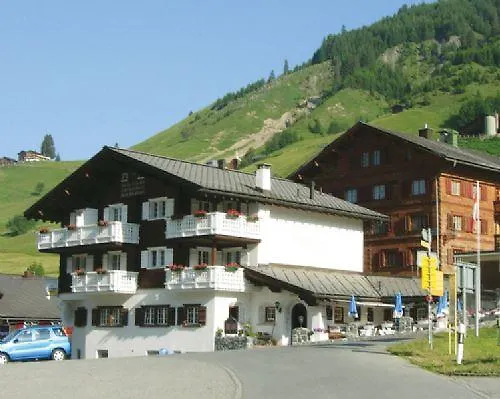 Madrisajoch فندق